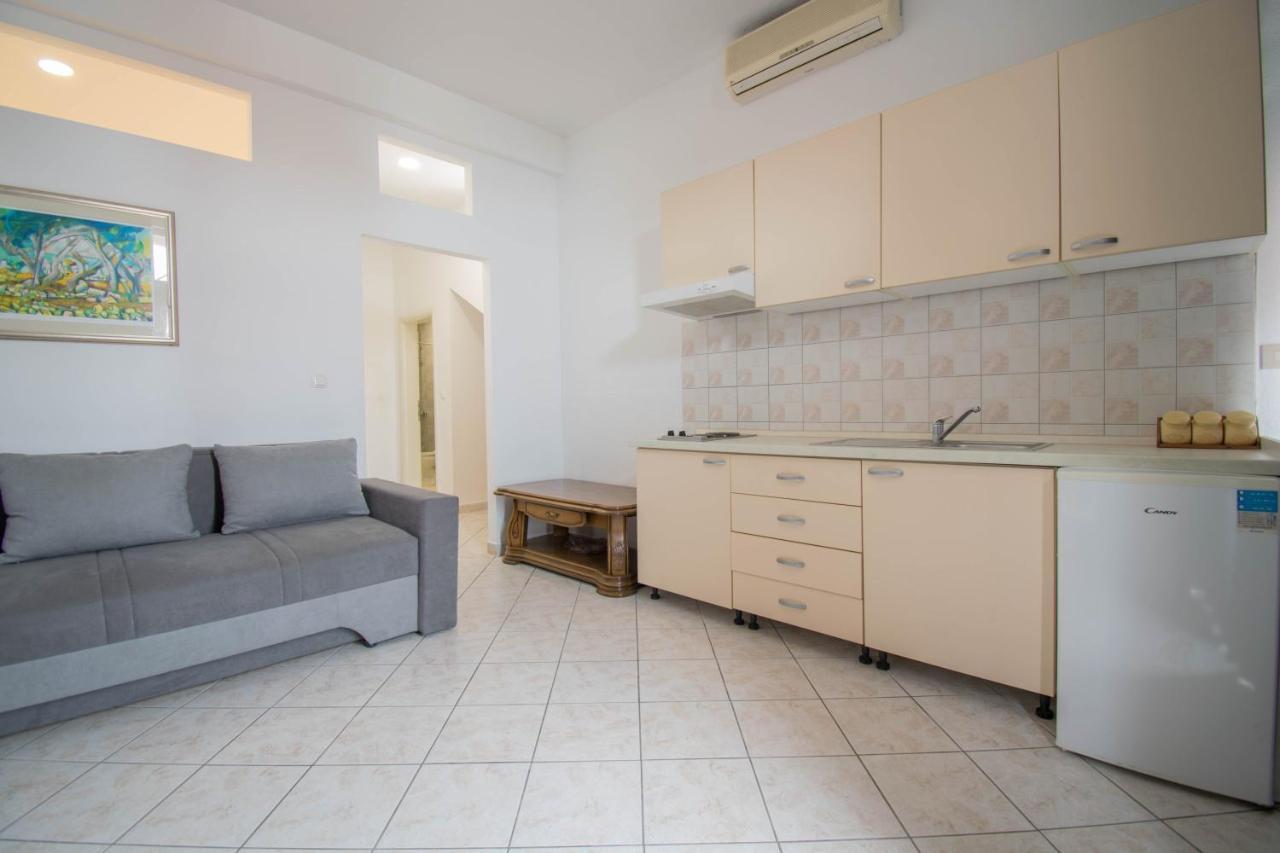 Apartments Manuela - Baska Voda Bagian luar foto