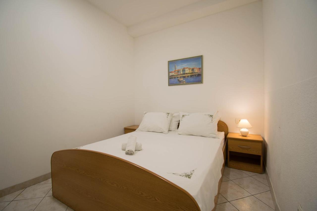 Apartments Manuela - Baska Voda Bagian luar foto